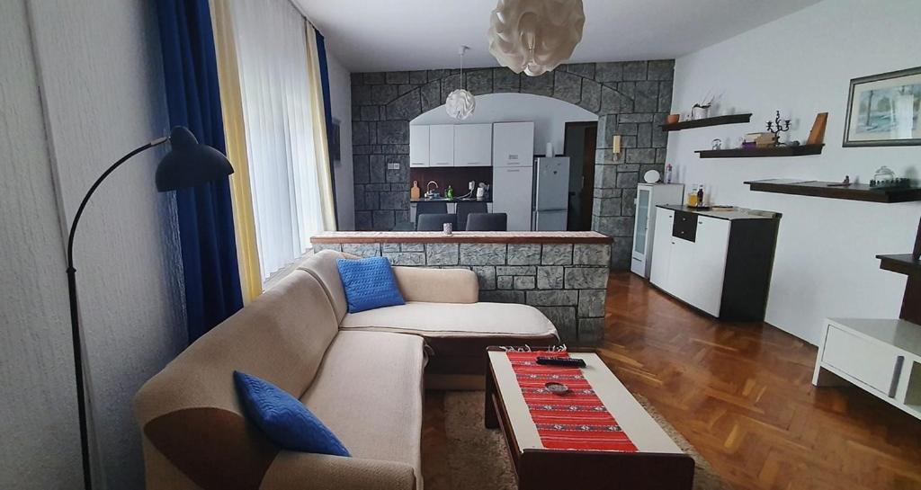 Apartman Ksenija Dakovo Ngoại thất bức ảnh